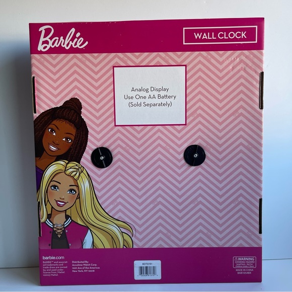 New 2023 Barbie 12 Inch Round Pink Analog Wall Clock - Picture 3 of 5